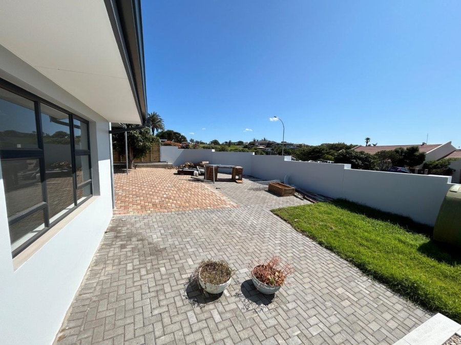 9 Bedroom Property for Sale in Jeffreys Bay Central Eastern Cape